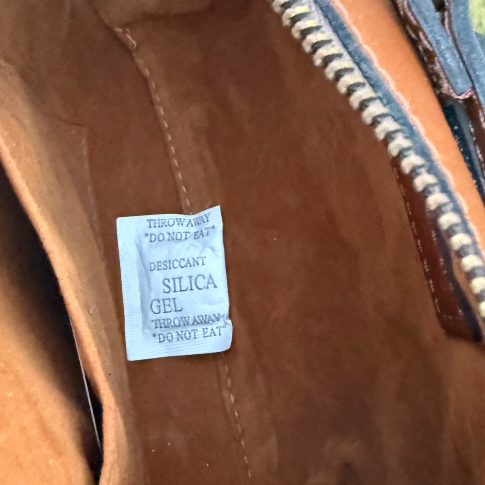 Patricia Nash NWT Tan Map Print Crossbody Bag - Picture 4 of 5